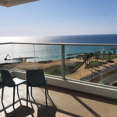 Neve David Hotel Нетания Экстерьер фото