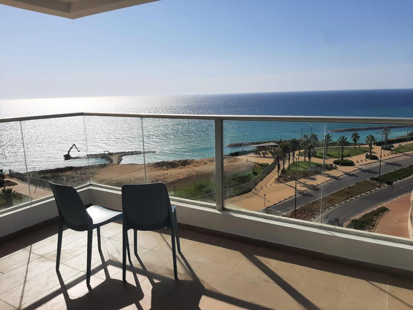 Neve David Hotel Нетания Экстерьер фото